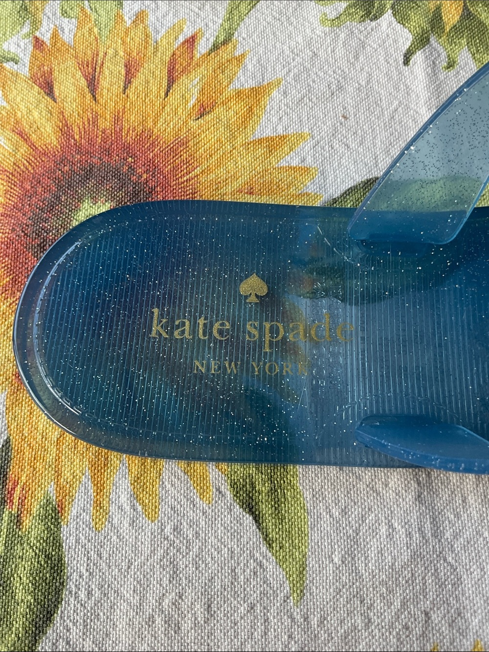 ♠️🩵♠️ KATE SPADE Kendall GLITTER Jelly T-Strap Sandal ♠️🩵♠️ NWT ♠️🩵♠️ - Picture 13 of 16